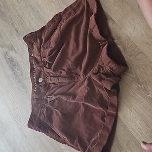 American eagle mom short